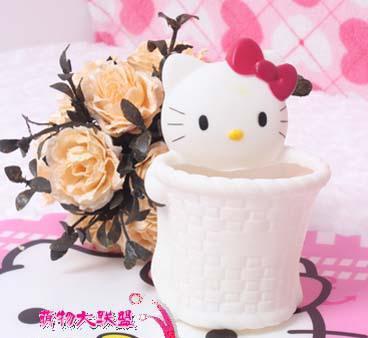 可愛實用兼備 Hello Kitty貓頭立體牙刷架與吸盤掛式牙具套裝